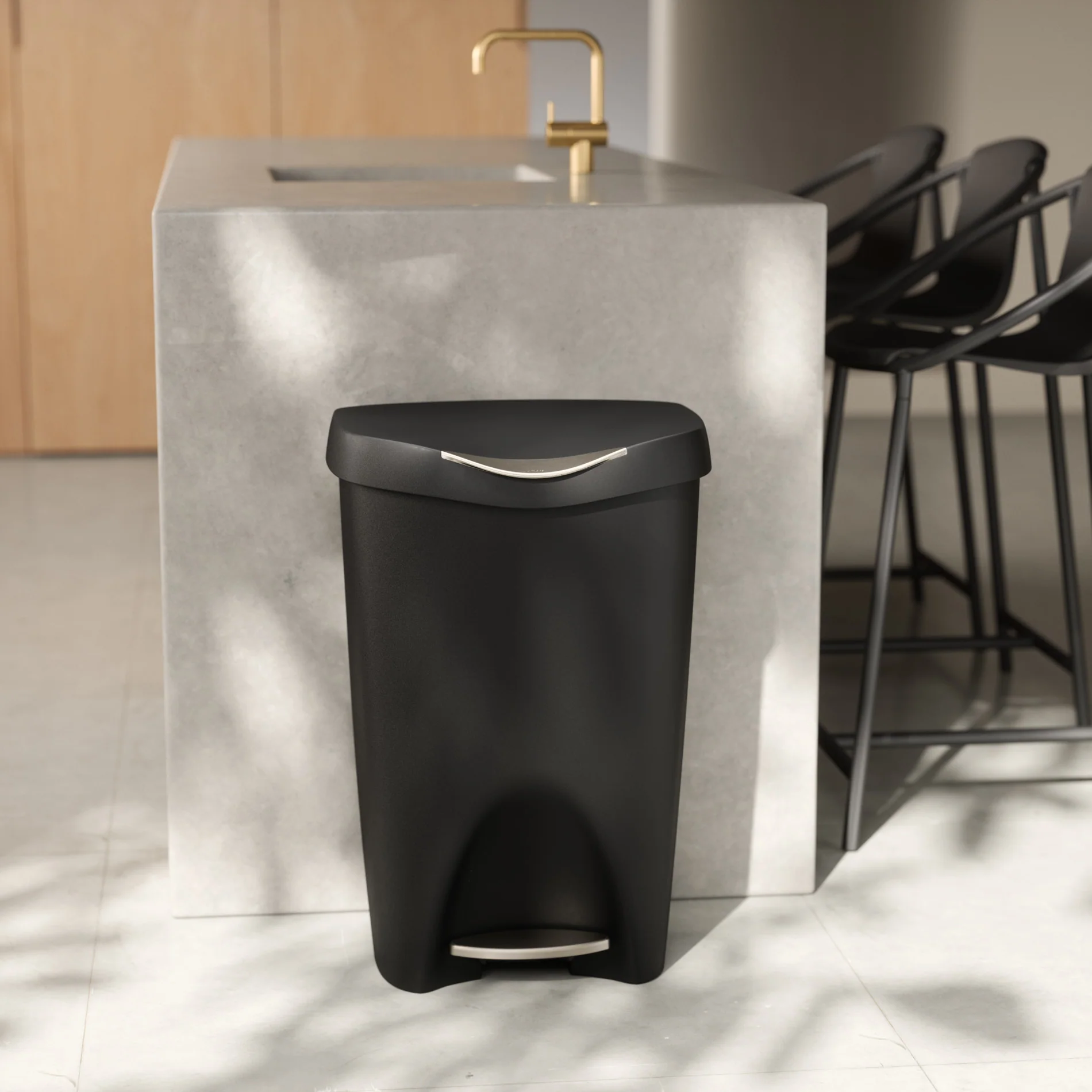 Brim Step On Trash Can - Image 10
