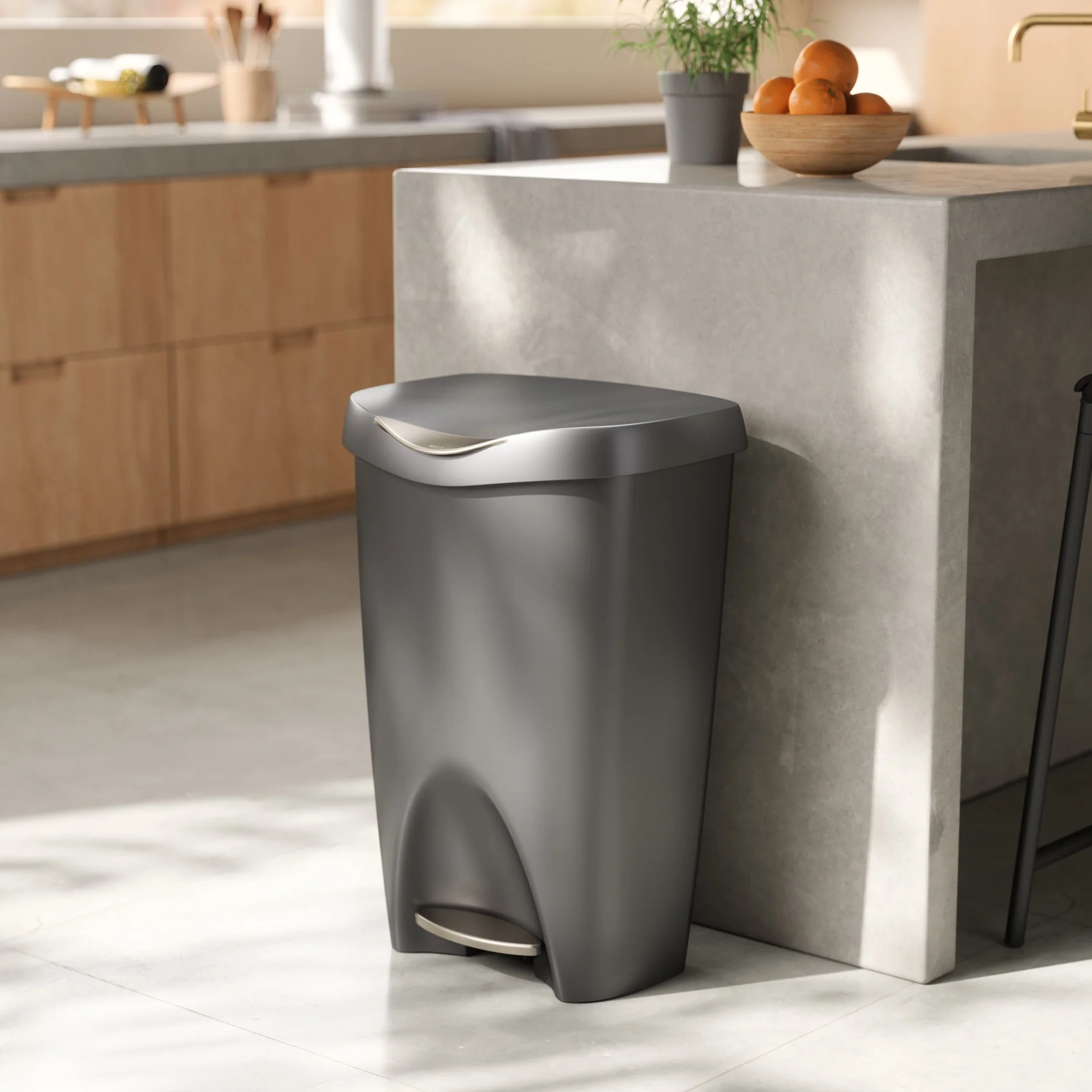 Brim Step On Trash Can - Image 19